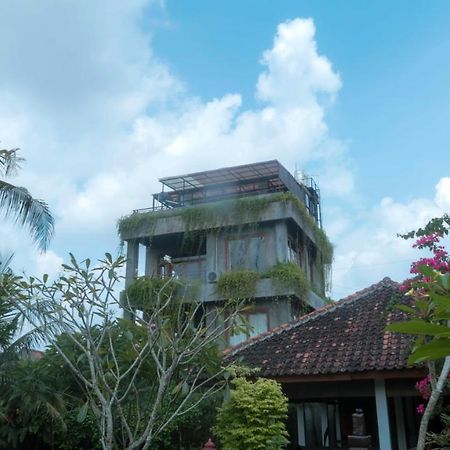 Ohmmstay - Rumah Pendopo Tanjungtirto المظهر الخارجي الصورة