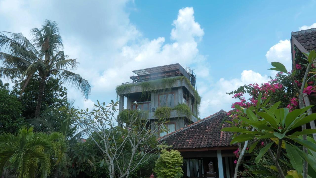 Ohmmstay - Rumah Pendopo Tanjungtirto المظهر الخارجي الصورة