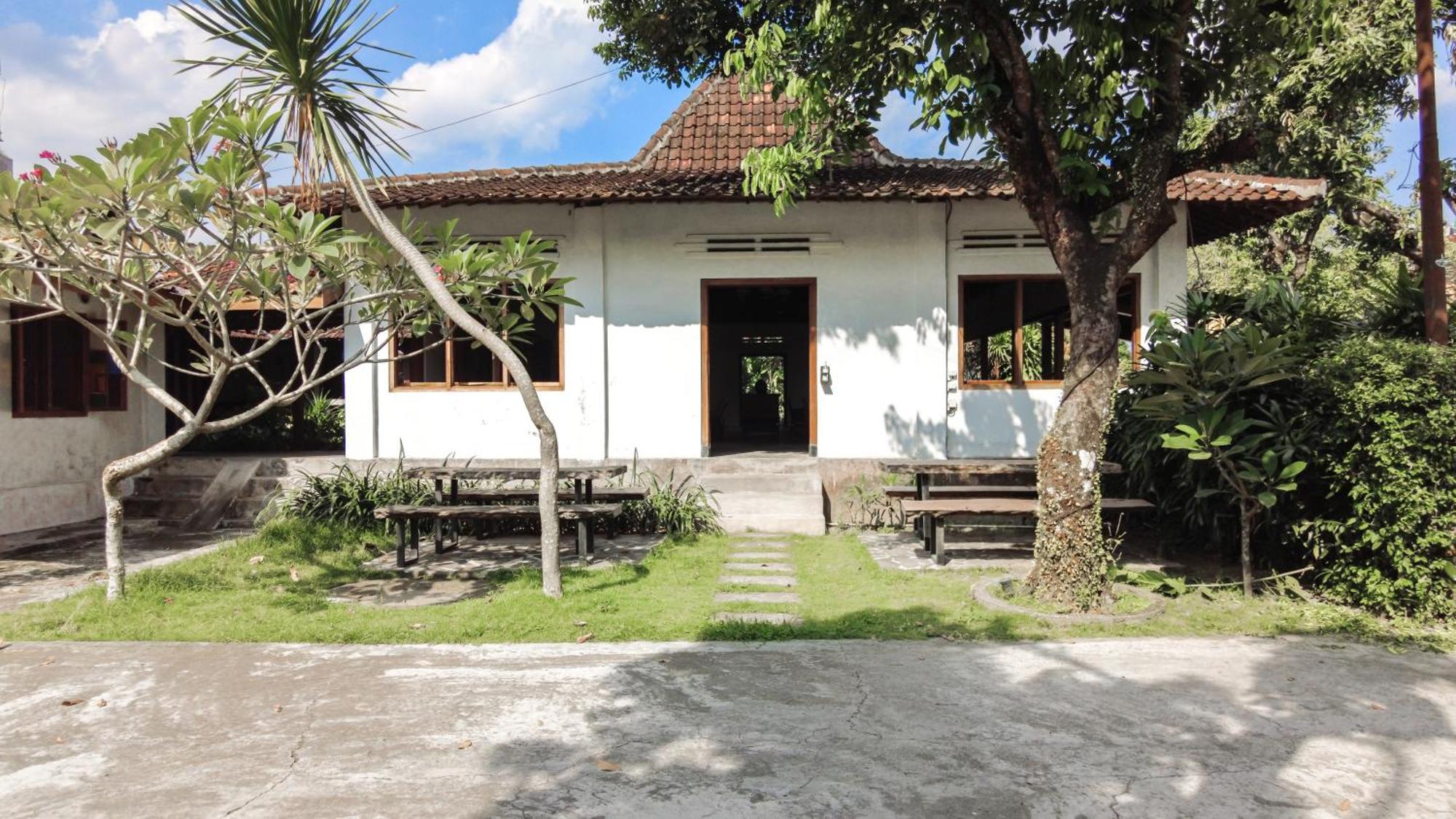 Ohmmstay - Rumah Pendopo Tanjungtirto المظهر الخارجي الصورة