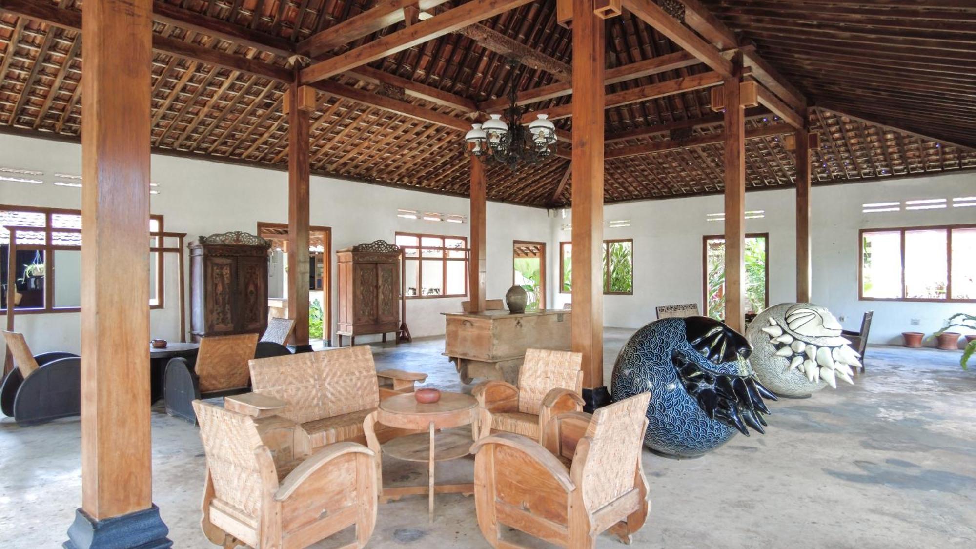 Ohmmstay - Rumah Pendopo Tanjungtirto المظهر الخارجي الصورة