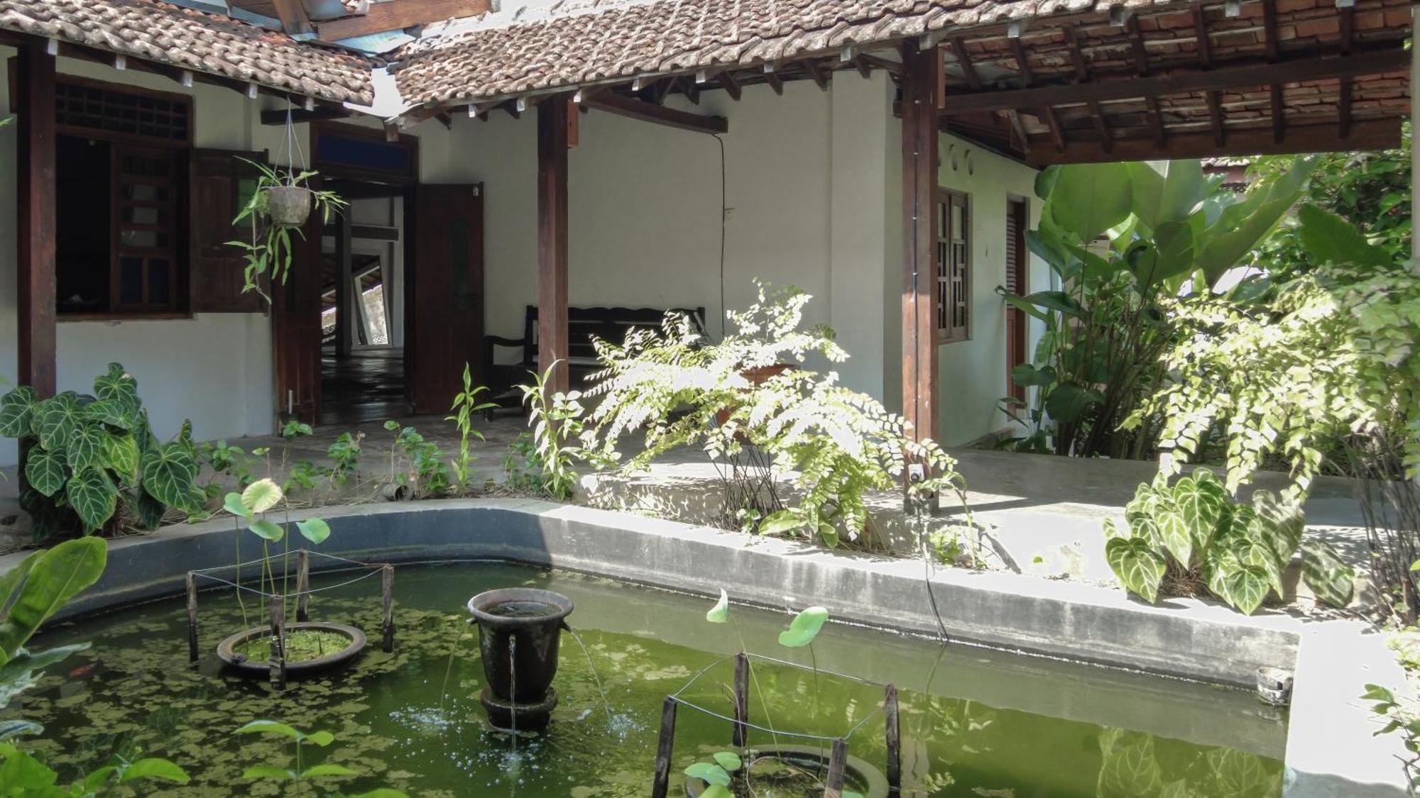 Ohmmstay - Rumah Pendopo Tanjungtirto المظهر الخارجي الصورة