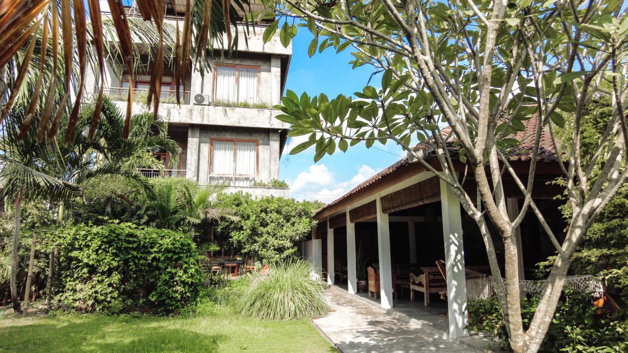 Ohmmstay - Rumah Pendopo Tanjungtirto المظهر الخارجي الصورة